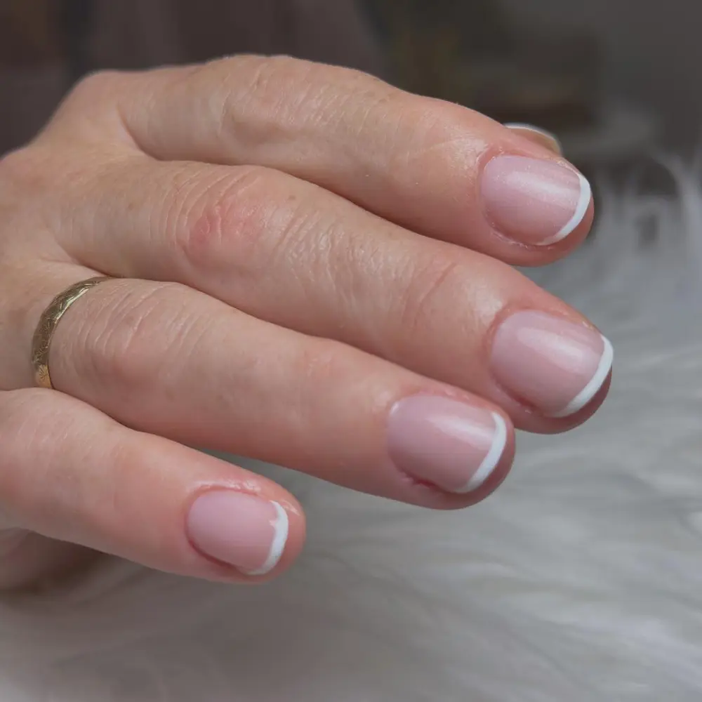 manicura-francesa